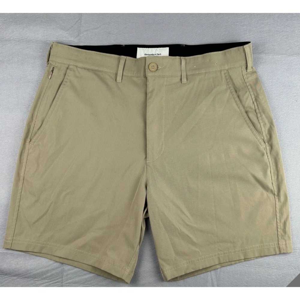 Abercrombie & Fitch Mens Go-To Shorts Khaki Tan Technical Size 34 7" Inseam